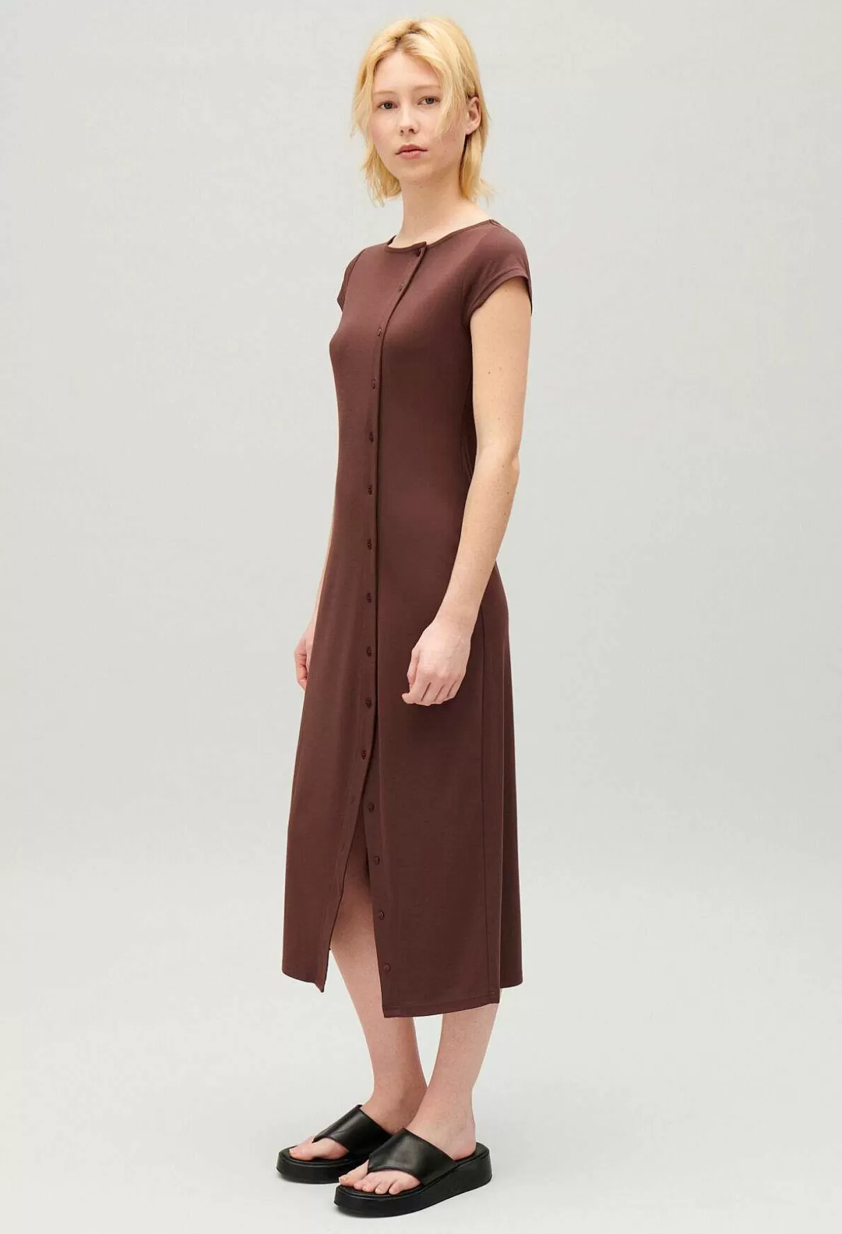 Claudie Pierlot Robe Longue Boutonnee Marron Discount