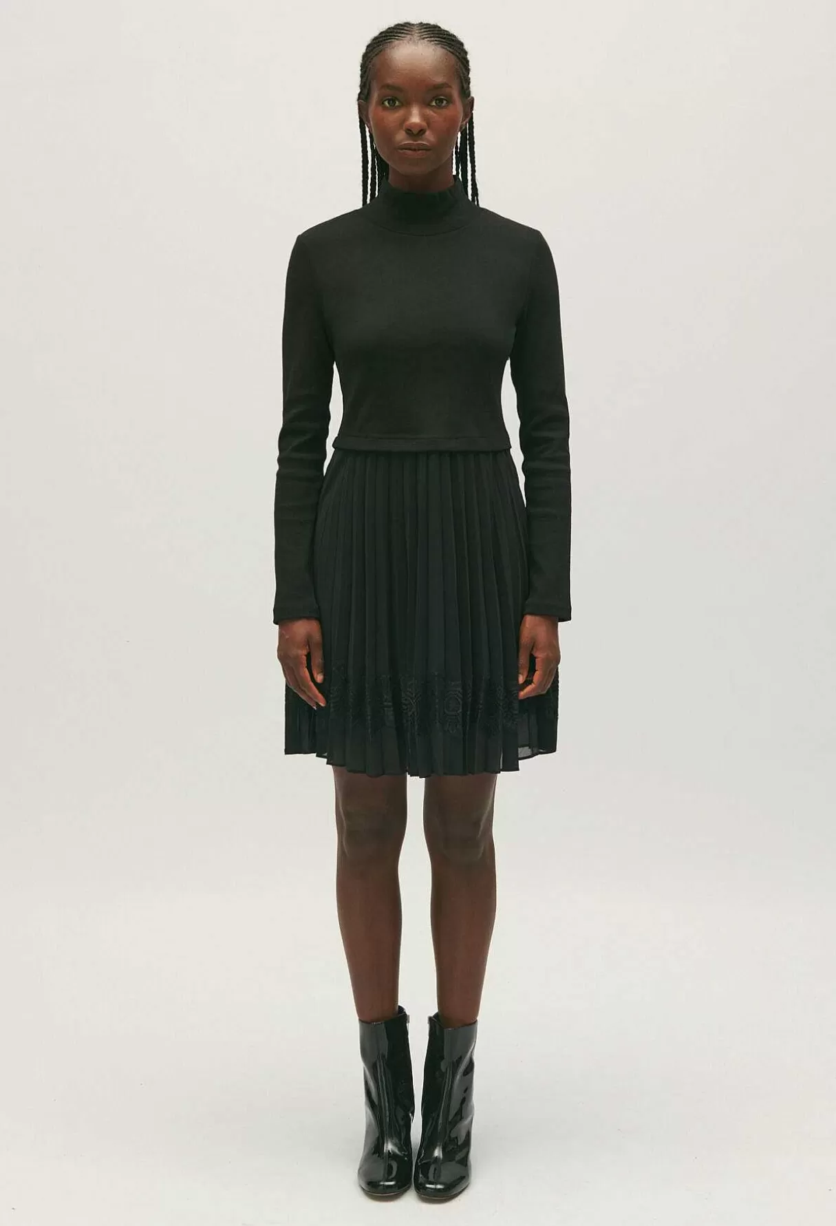 Claudie Pierlot Robe Twist Courte Plissee Noire Flash Sale