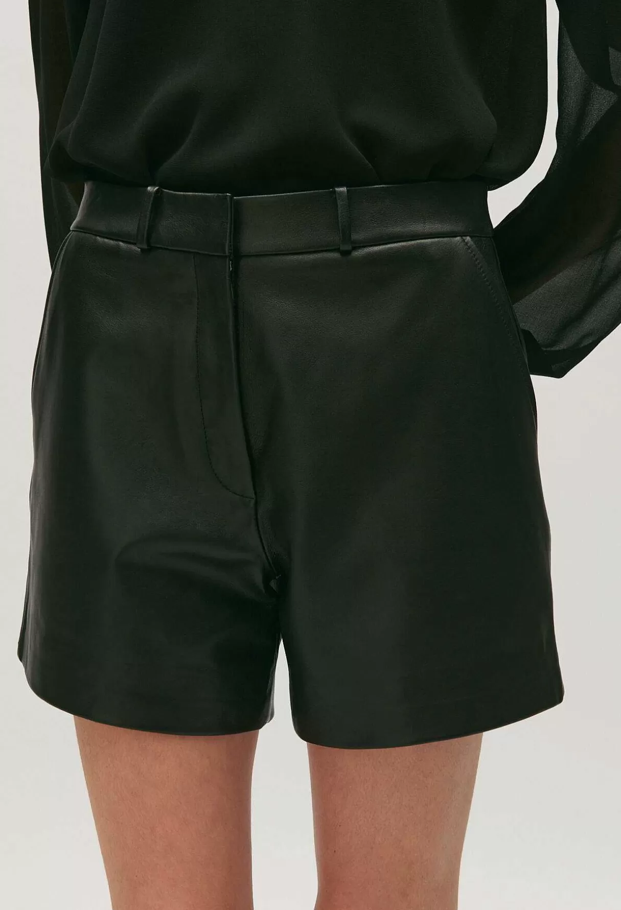 Claudie Pierlot Short Cuir Noir Flash Sale